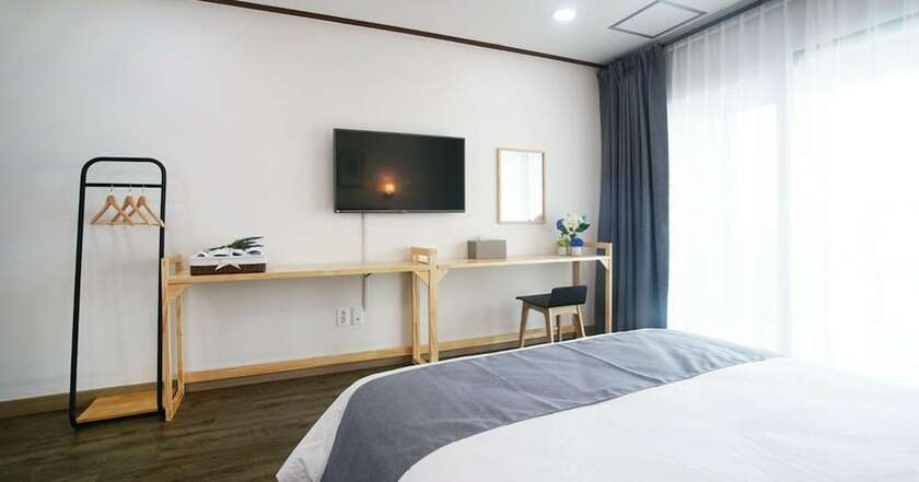 Imagen de la habitación del Hotel Jeju Playa. Foto 10