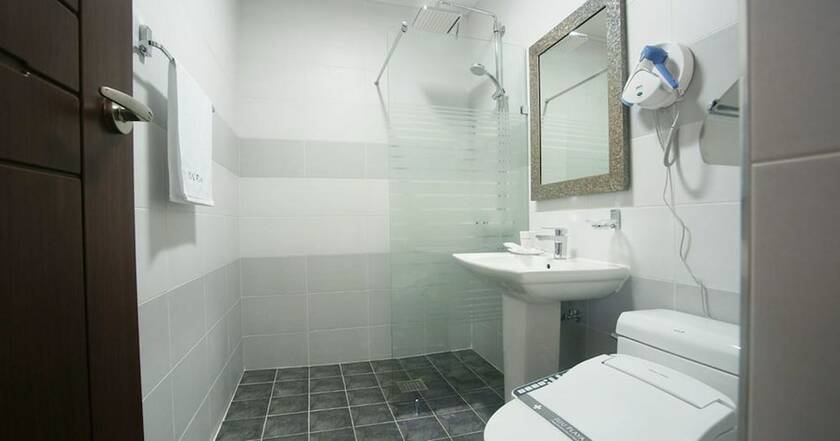 Imagen de la habitación del Hotel Jeju Playa. Foto 16