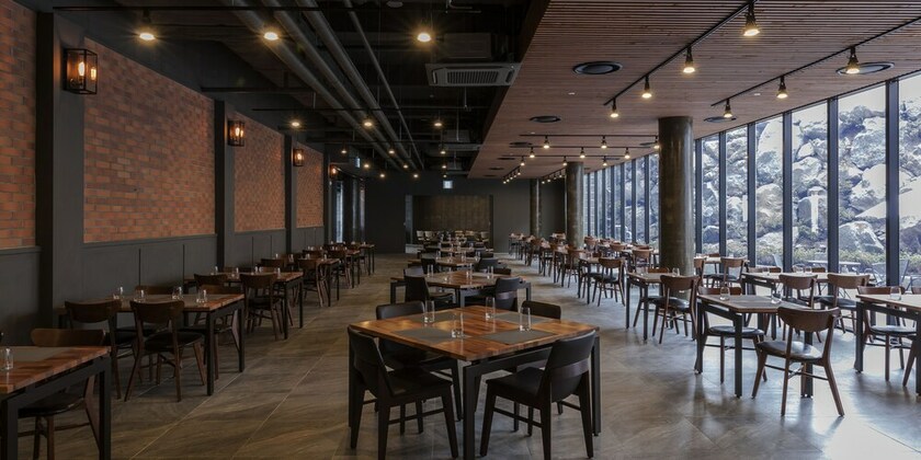 Imagen del bar/restaurante del Hotel Jeju S. Foto 14