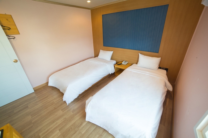 Imagen de la habitación del Hotel Jeju Stay Of Jeju City. Foto 6