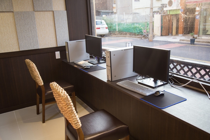Imagen de los interiores del Hotel Jeju Stay Of Jeju City. Foto 16