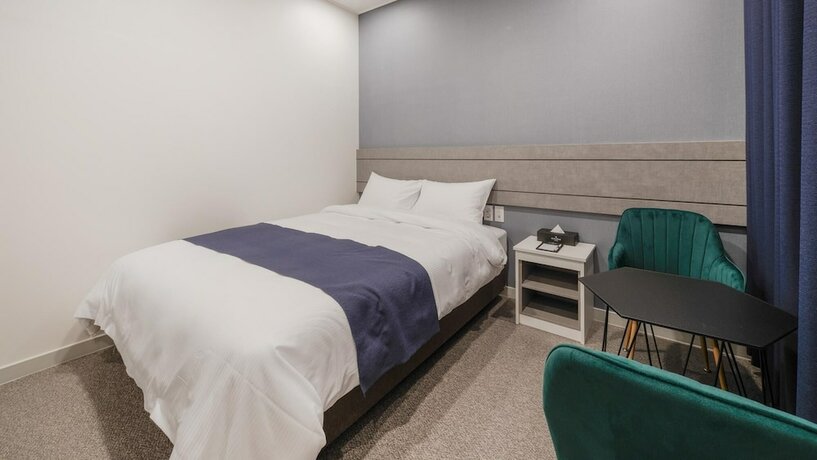 Imagen de la habitación del Hotel Jeju Sunstay. Foto 29