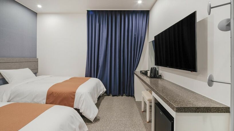 Imagen de la habitación del Hotel Jeju Sunstay. Foto 33