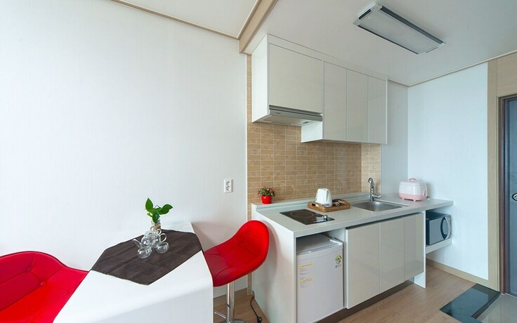 Imagen de la habitación del Hotel Jeju Swansea Resort. Foto 11