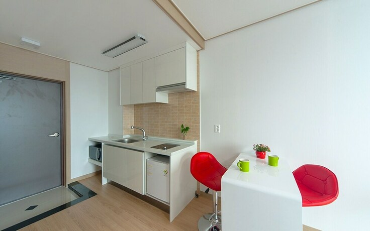Imagen de la habitación del Hotel Jeju Swansea Resort. Foto 25