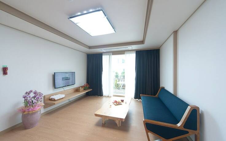 Imagen de la habitación del Hotel Jeju Swansea Resort. Foto 26