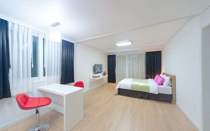 Imagen de la habitación del Hotel Jeju Swansea Resort. Foto 31