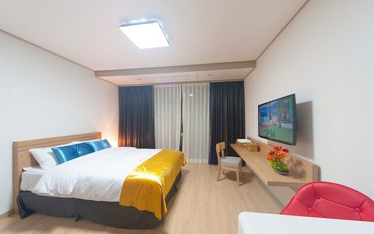 Imagen de la habitación del Hotel Jeju Swansea Resort. Foto 32