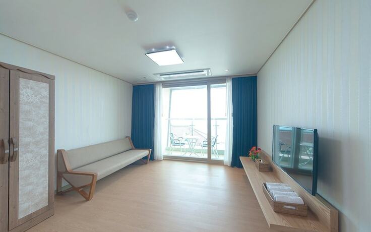 Imagen de la habitación del Hotel Jeju Swansea Resort. Foto 35