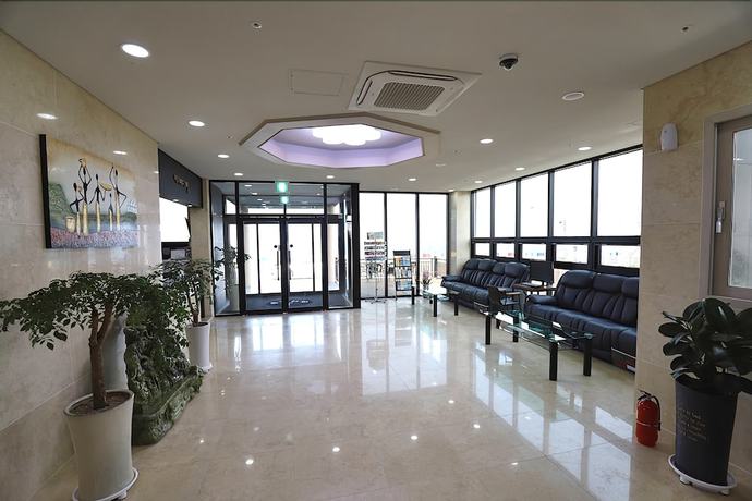 Imagen de los interiores del Hotel Jeju The Four Hills. Foto 18