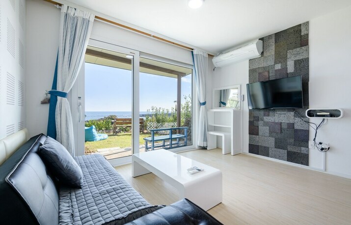 Imagen de la habitación del Hotel Jeju Turning Point. Foto 38
