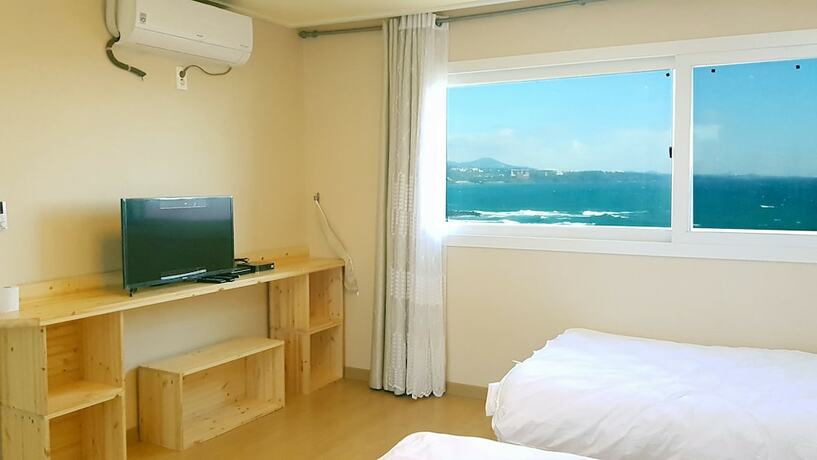 Imagen de la habitación del Hotel Jeju Witch's Hill. Foto 16