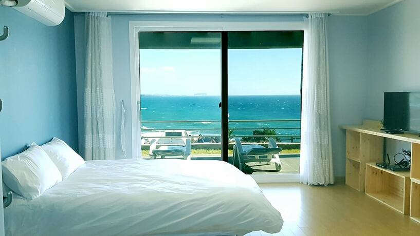 Imagen de la habitación del Hotel Jeju Witch's Hill. Foto 18