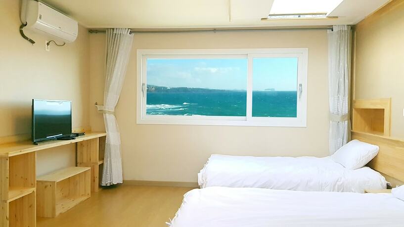 Imagen de la habitación del Hotel Jeju Witch's Hill. Foto 19