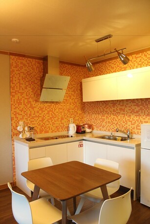 Imagen de la habitación del Hotel Jejueco Suites. Foto 20