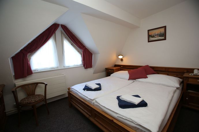 Imagen de la habitación del Hotel Jel&iacute;nek. Foto 13