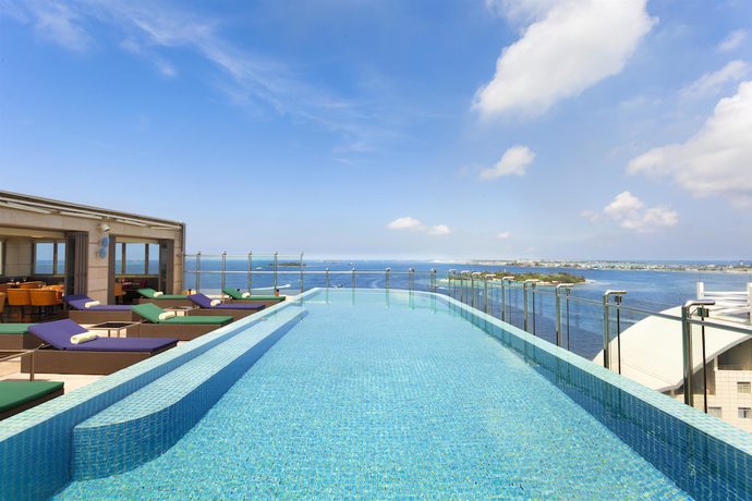 Imagen de la piscina del Hotel Jen Maldives Male by Shangri-La. Foto 20