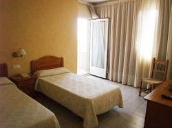 Imagen de la habitación del Hotel Jendri. Foto 4