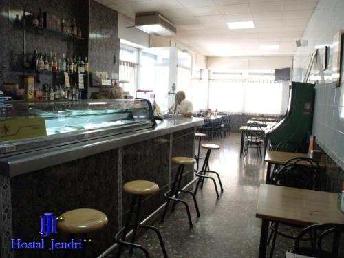 Imagen del bar/restaurante del Hotel Jendri. Foto 2