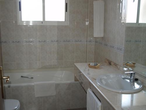 Imagen de la habitación del Hotel Jendri. Foto 9