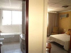 Imagen de la habitación del Hotel Jendri. Foto 10