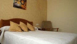 Imagen de la habitación del Hotel Jendri. Foto 11