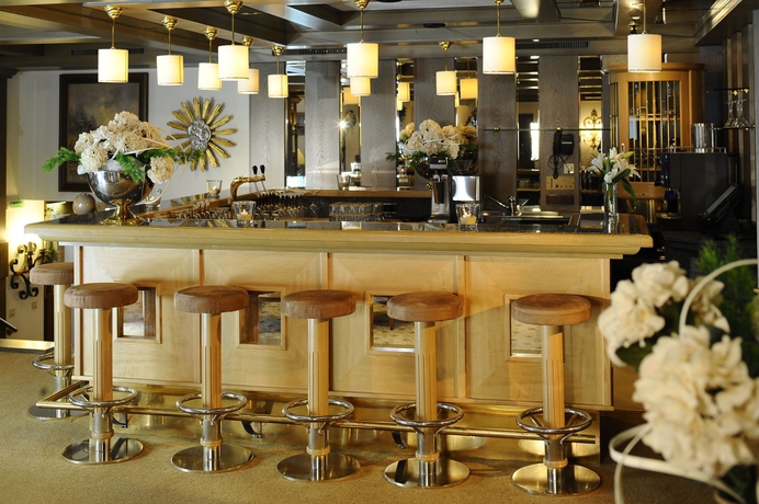 Imagen del bar/restaurante del Hotel Jenewein. Foto 4