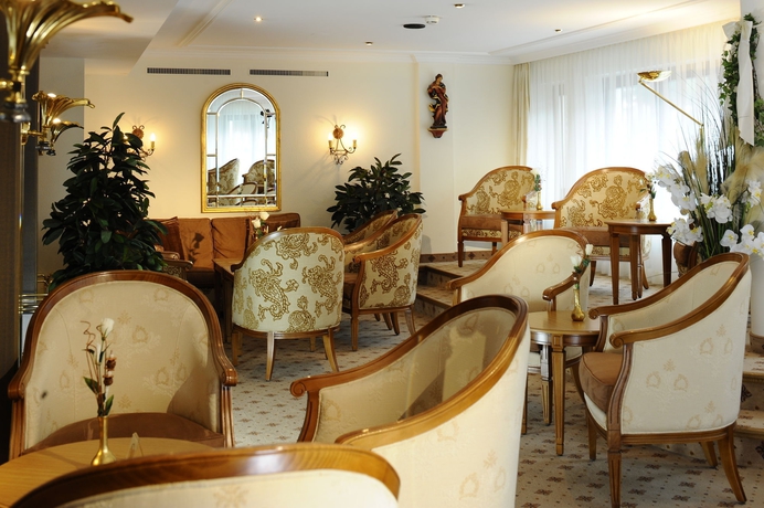 Imagen de los interiores del Hotel Jenewein. Foto 11