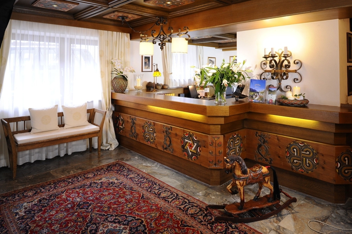Imagen de los interiores del Hotel Jenewein. Foto 12