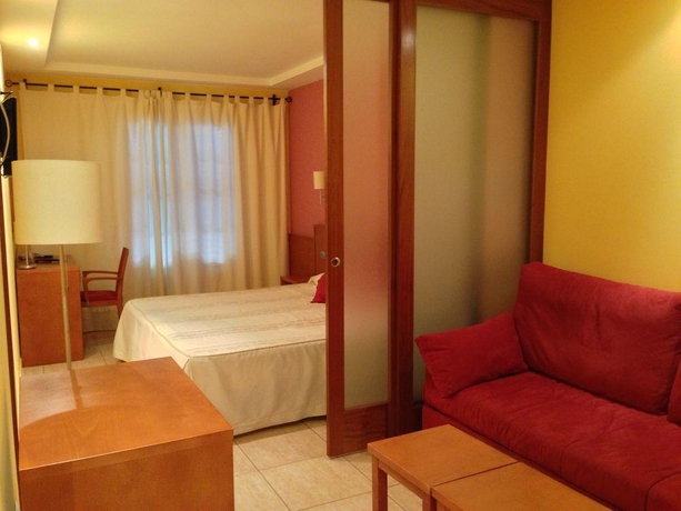 Imagen de la habitación del Hotel Jeni. Foto 7