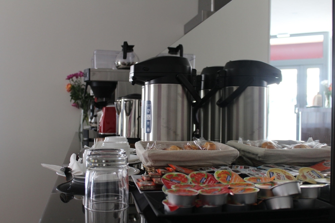 Imagen del bar/restaurante del Hotel Jenner. Foto 3