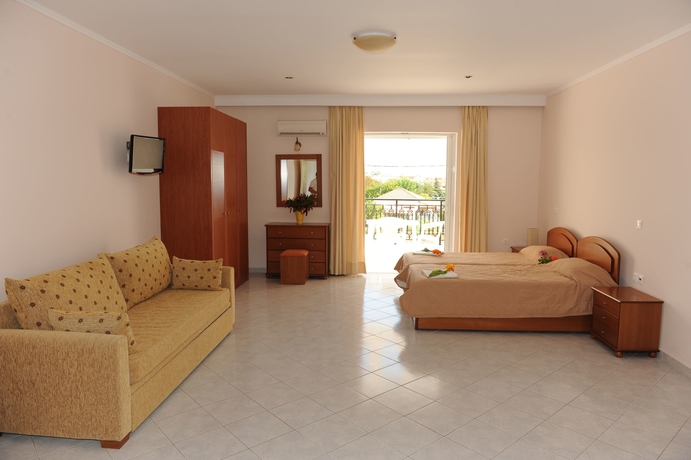 Imagen de los interiores del Hotel Jenny, Zante. Foto 17