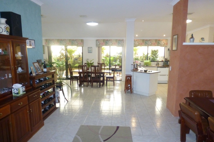 Imagen del bar/restaurante del Hotel Jennys Retreat Bandb. Foto 5