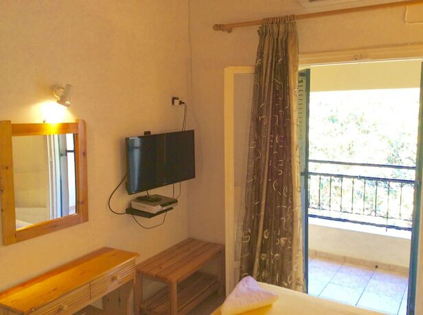 Imagen de la habitación del Hotel Jenny\'s Studios. Foto 12