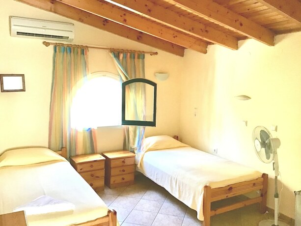 Imagen de la habitación del Hotel Jenny\'s Studios. Foto 13