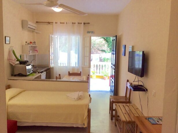 Imagen de la habitación del Hotel Jenny\'s Studios. Foto 18