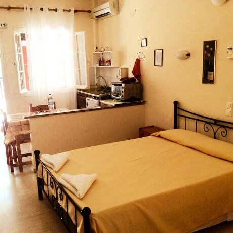 Imagen de la habitación del Hotel Jenny\'s Studios. Foto 19