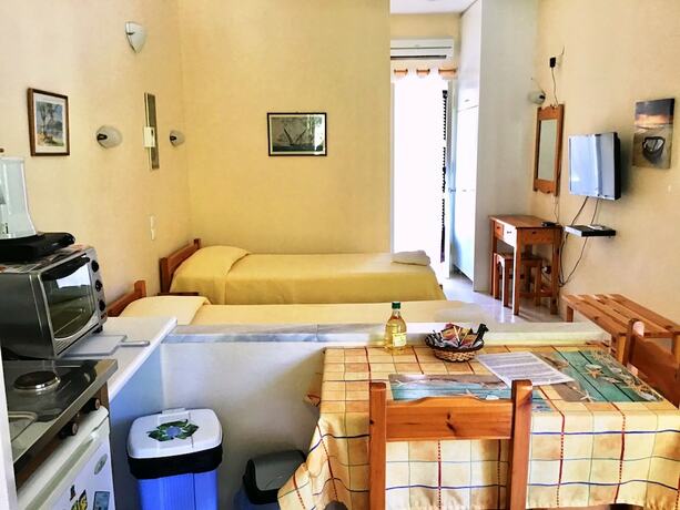 Imagen de la habitación del Hotel Jenny\'s Studios. Foto 20