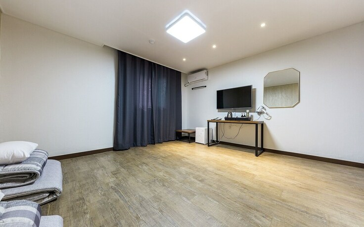 Imagen de la habitación del Hotel Jeongju Ochang Bom. Foto 17