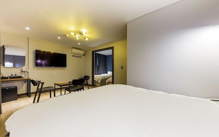 Imagen de la habitación del Hotel Jeongju Ochang Bom. Foto 23