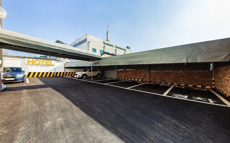 Imagen de los interiores del Hotel Jeongju Ochang Bom. Foto 37