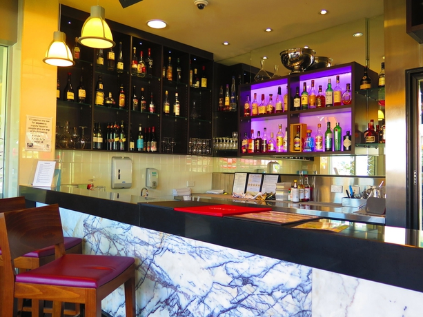 Imagen del bar/restaurante del Hotel Jephson and Apartments. Foto 6