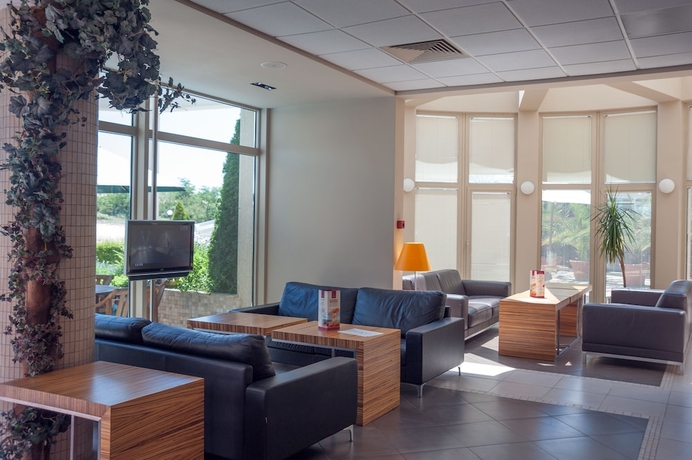 Imagen de los interiores del Hotel Jeravi. Foto 17