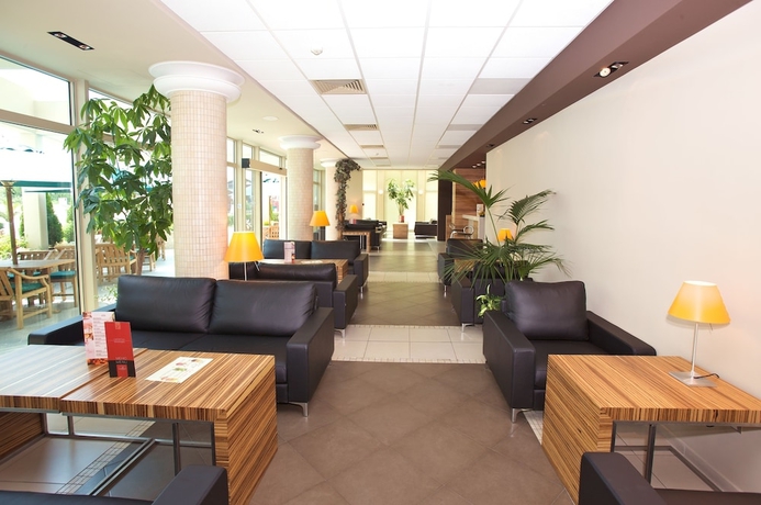 Imagen de los interiores del Hotel Jeravi. Foto 19