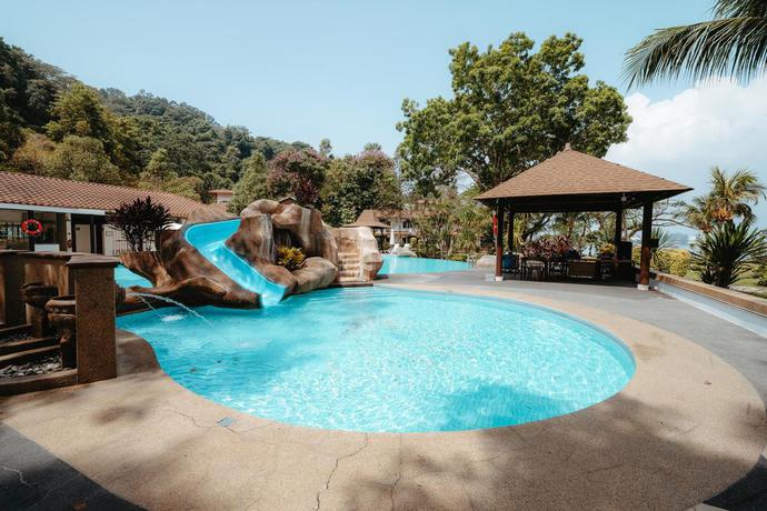 Imagen de la piscina del Hotel Jerejak Island Resort. Foto 8