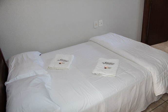 Imagen de la habitación del Hotel Jeremias. Foto 17