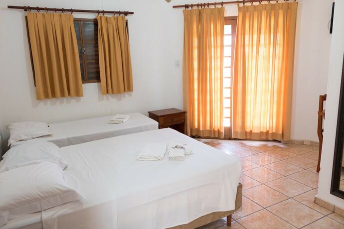 Imagen de la habitación del Hotel Jeremias. Foto 22