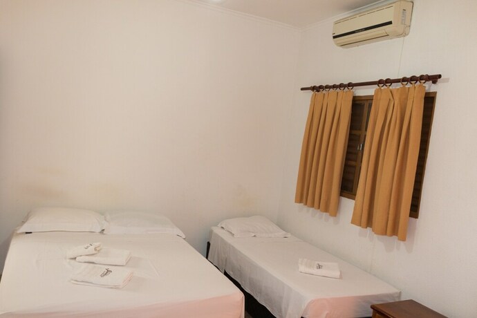 Imagen de la habitación del Hotel Jeremias. Foto 28