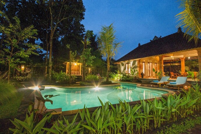 Imagen de la habitación del Hotel Jero Sebali Villa. Foto 18