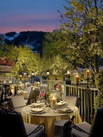 Imagen del bar/restaurante del Hotel Jerome, Auberge Resorts Collection. Foto 4